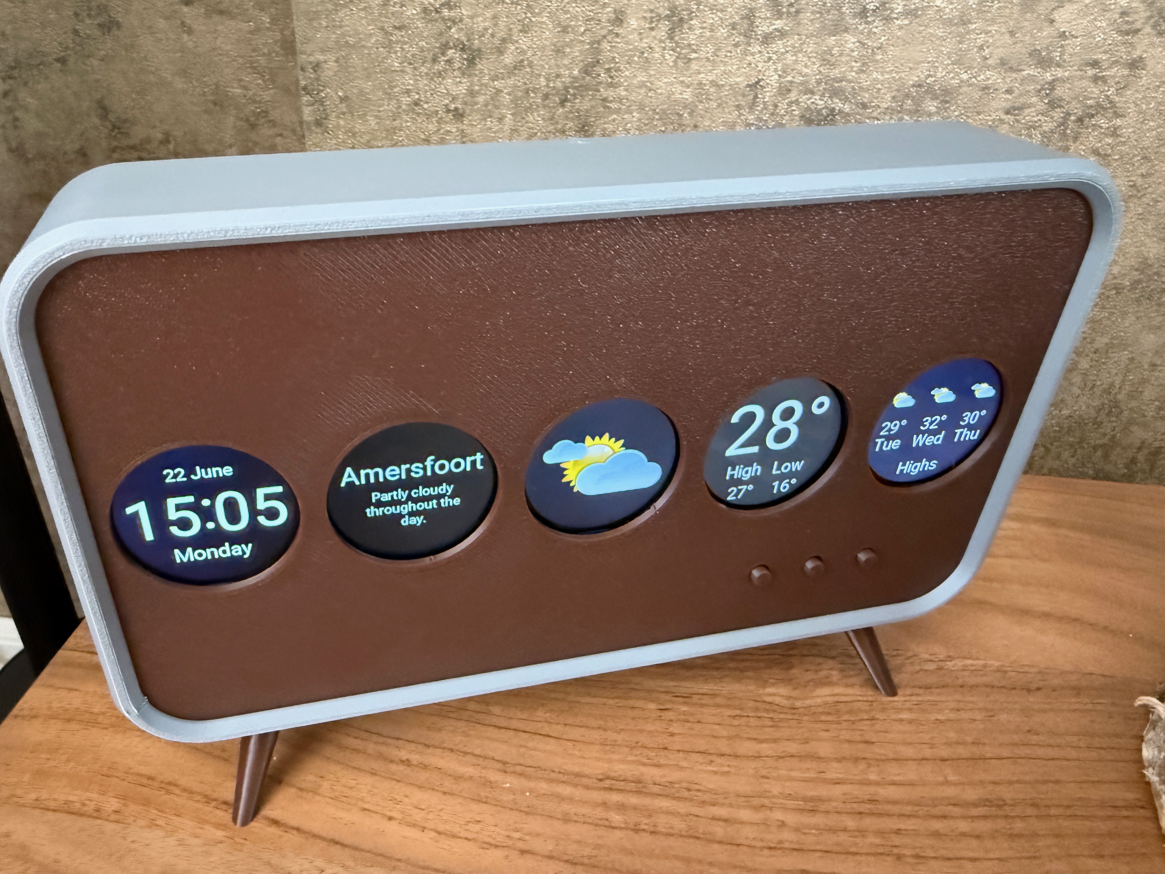 Info Orbs weerweergave — actueel weer voor Amersfoort op de displays